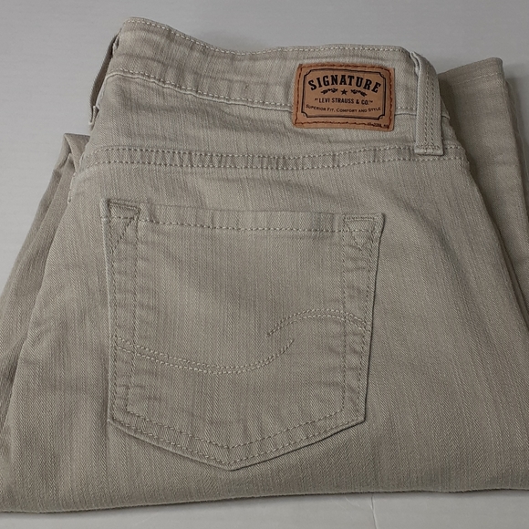 Signature by Levi Strauss Tan Low-Rise Bootcut 6P - Picture 13 of 16